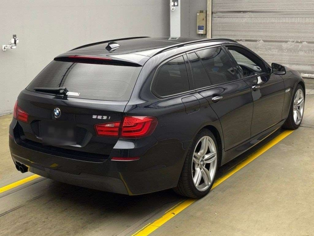 BMW 5 SERIES 2011