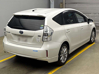 TOYOTA PRIUS ALPHA 2012