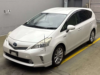 TOYOTA PRIUS ALPHA 2012