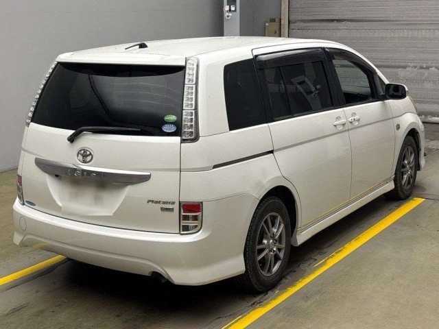 TOYOTA ISIS 2012