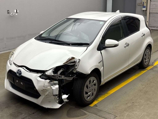 TOYOTA AQUA 2017