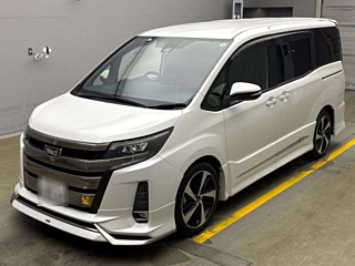 TOYOTA NOAH 2017