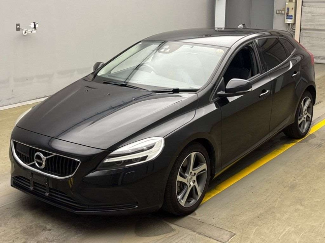 VOLVO V40 2017