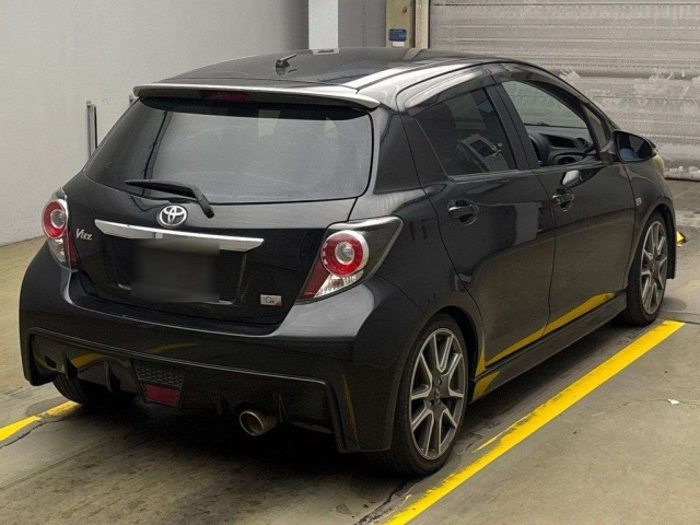 TOYOTA VITZ 2013
