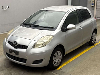 TOYOTA VITZ 2010