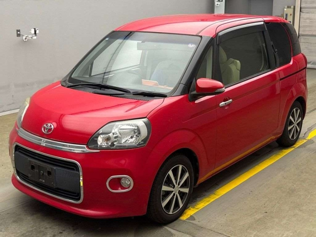 TOYOTA PORTE 2012