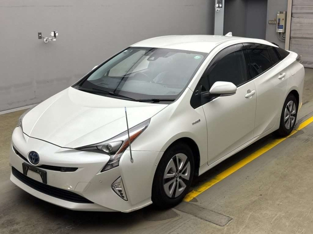 TOYOTA PRIUS 2016