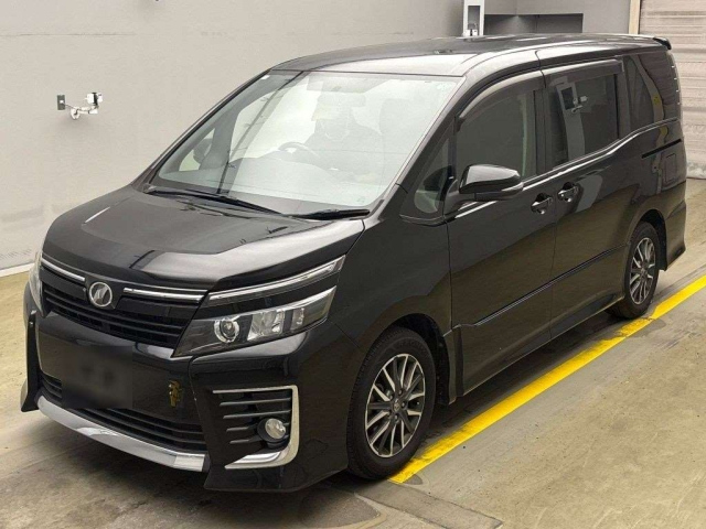 TOYOTA VOXY 2014