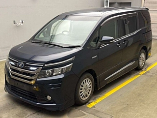 TOYOTA VOXY 2014