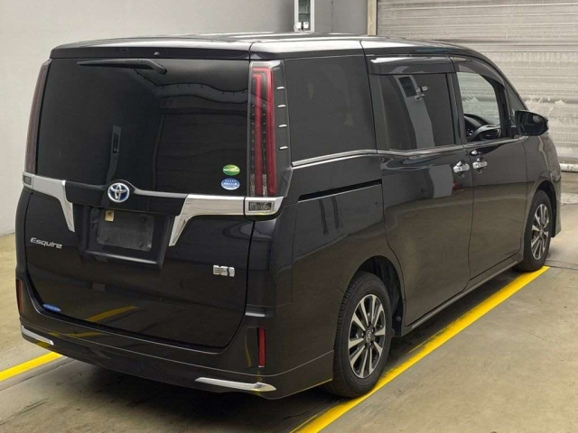 TOYOTA ESQUIRE 2020