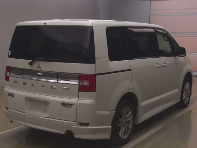 MITSUBISHI DELICA D5 2008