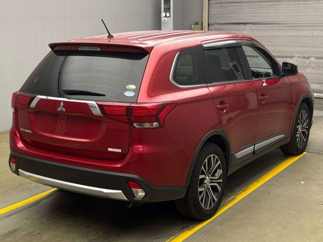 MITSUBISHI OUTLANDER 2016
