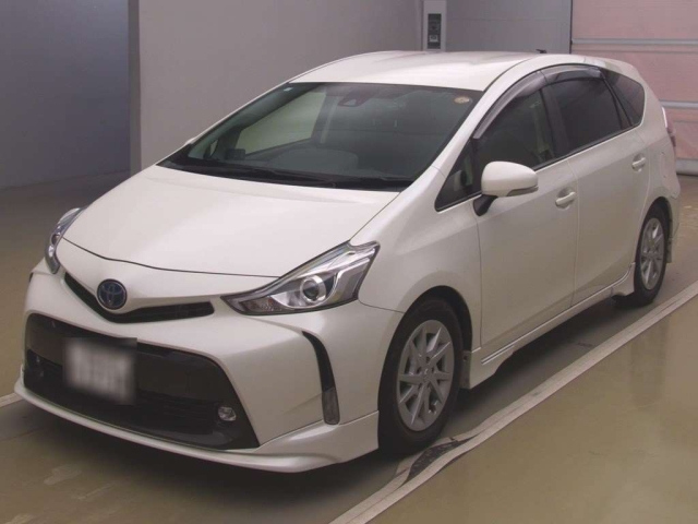 TOYOTA PRIUS ALPHA 2021