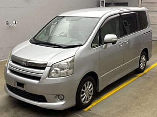 TOYOTA NOAH 2009