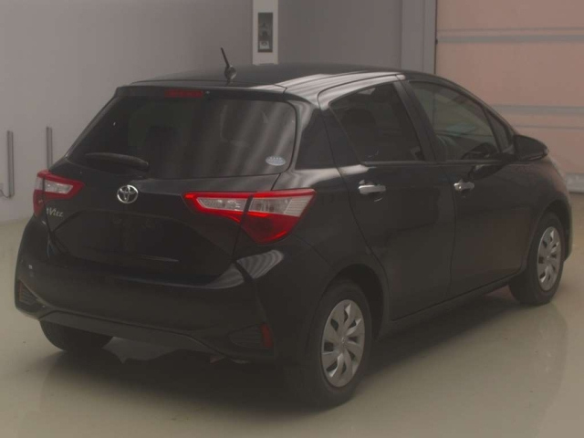 TOYOTA VITZ 2019