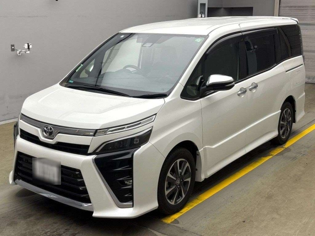 TOYOTA VOXY 2021