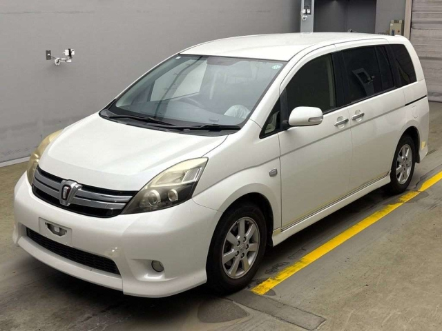 TOYOTA ISIS 2013
