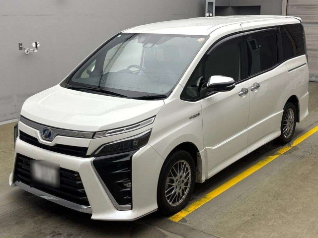 TOYOTA VOXY 2019