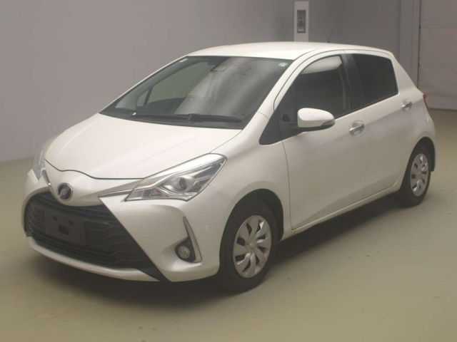 TOYOTA VITZ 2019