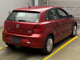 VOLKSWAGEN POLO 2016
