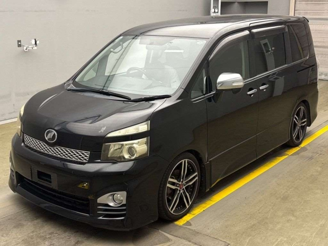 TOYOTA VOXY 2011