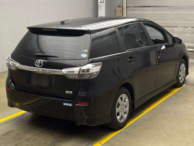 TOYOTA WISH 2015