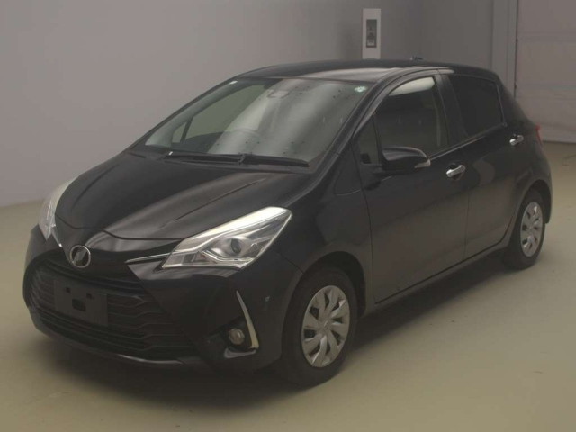 TOYOTA VITZ 2019