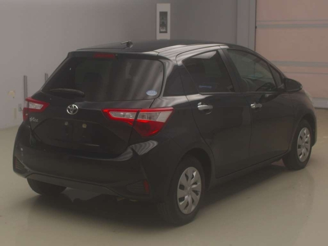 TOYOTA VITZ 2019
