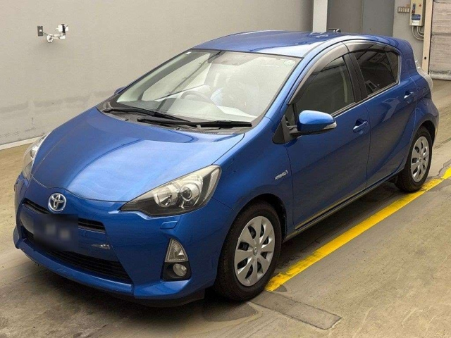 TOYOTA AQUA 2012