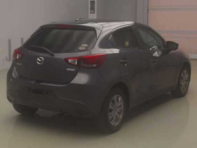 MAZDA DEMIO 2016