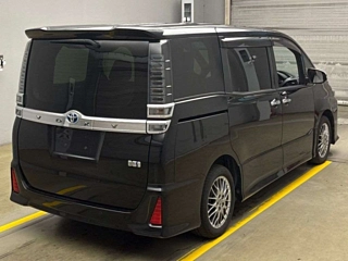 TOYOTA VOXY 2021