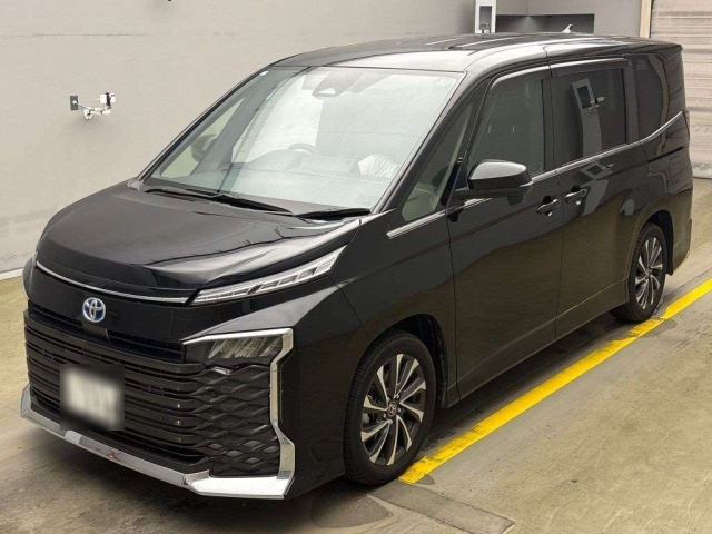 TOYOTA VOXY 2023