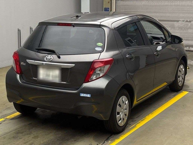 TOYOTA VITZ 2012