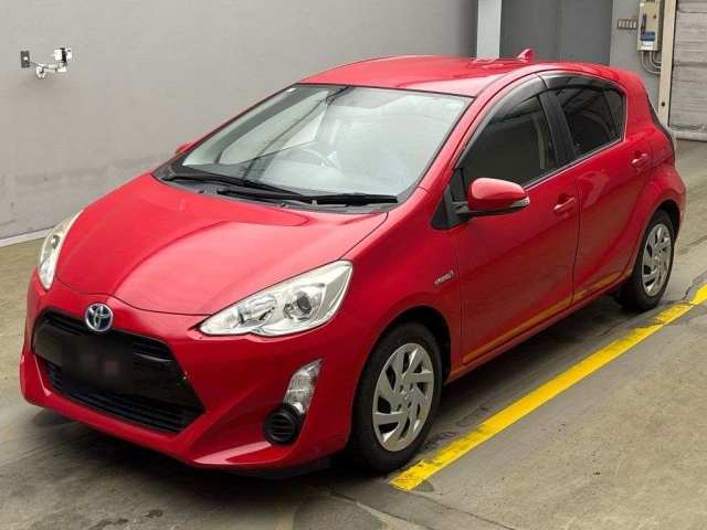 TOYOTA AQUA 2015