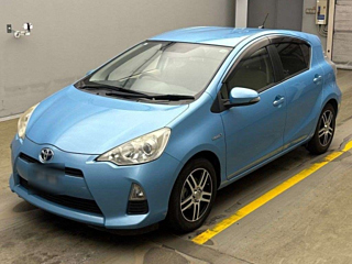 TOYOTA AQUA 2013