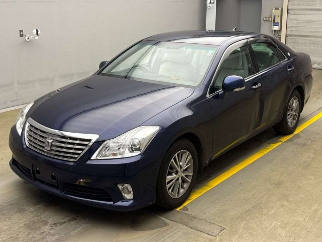 TOYOTA CROWN 2010