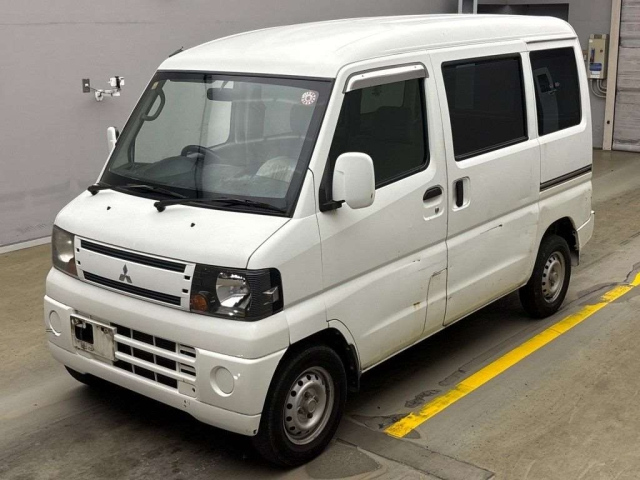 MITSUBISHI MINICAB VAN 2011