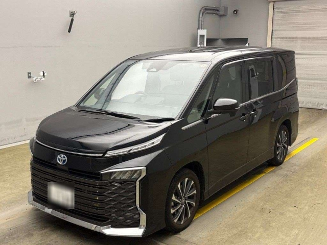 TOYOTA VOXY 2023