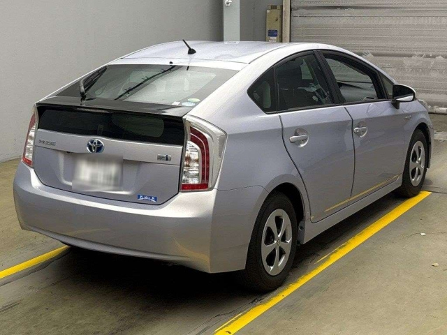 TOYOTA PRIUS 2015