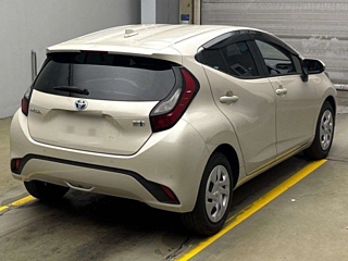 TOYOTA AQUA 2022