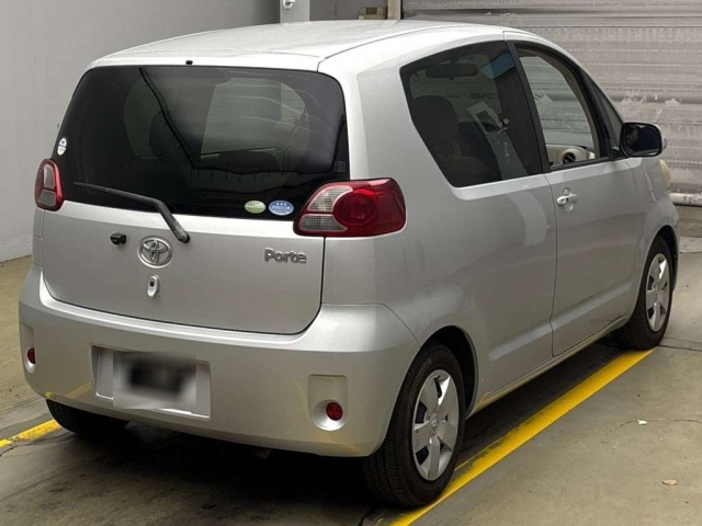 TOYOTA PORTE 2010