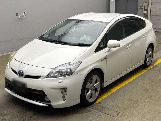 TOYOTA PRIUS 2013