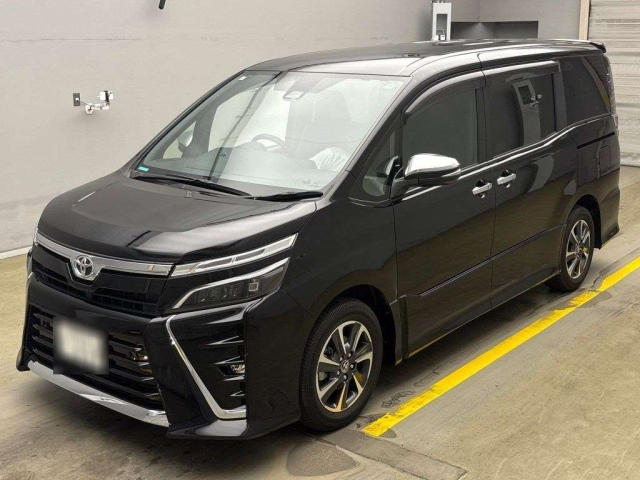TOYOTA VOXY 2021