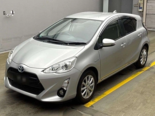 TOYOTA AQUA 2017