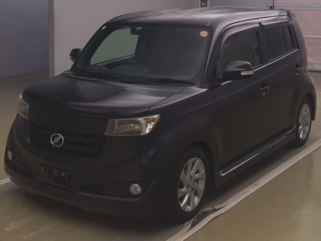 TOYOTA BB 2010