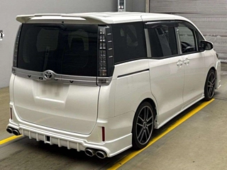 TOYOTA VOXY 2016