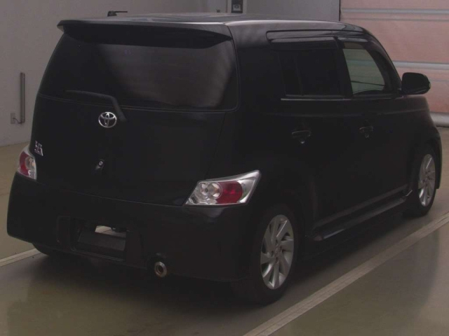 TOYOTA BB 2010