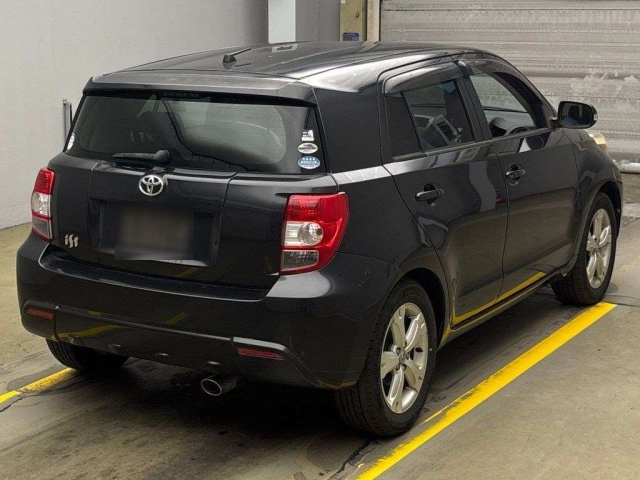 TOYOTA IST 2010