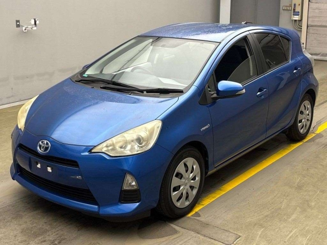 TOYOTA AQUA 2012