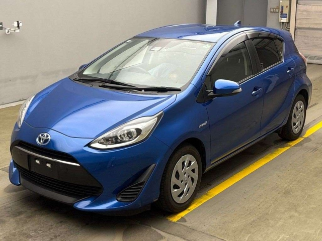 TOYOTA AQUA 2018
